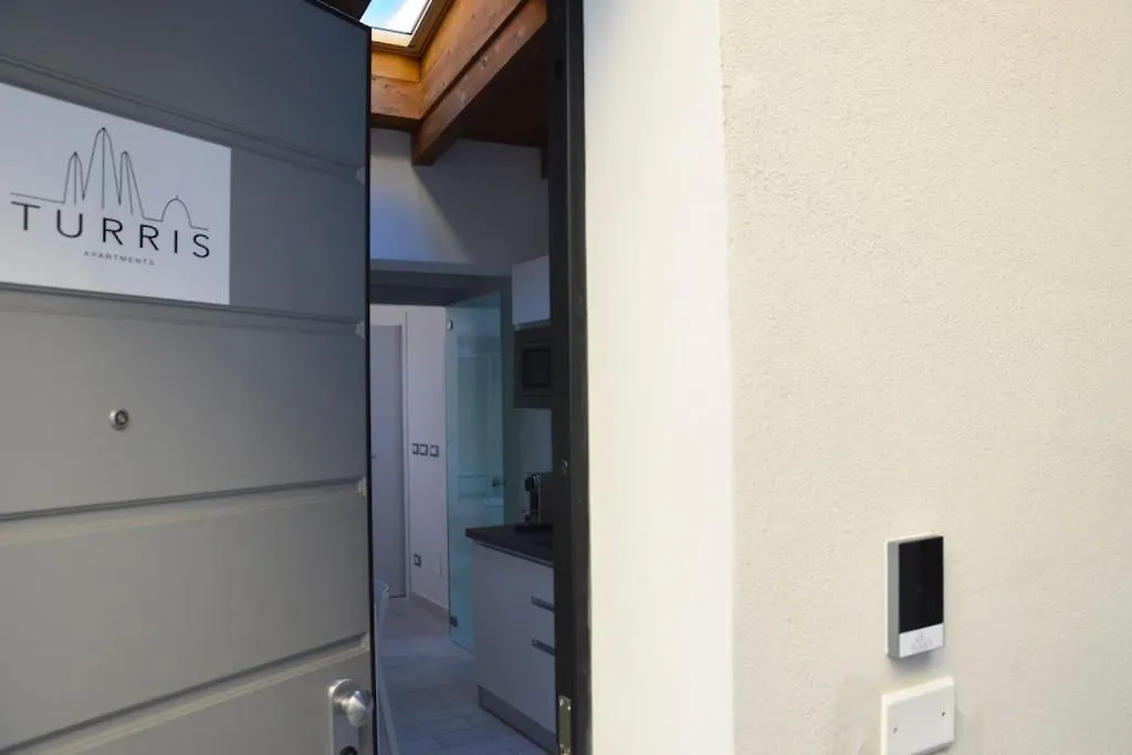 Turris Apartments - Rivareno Centro Storico Bologna Italy